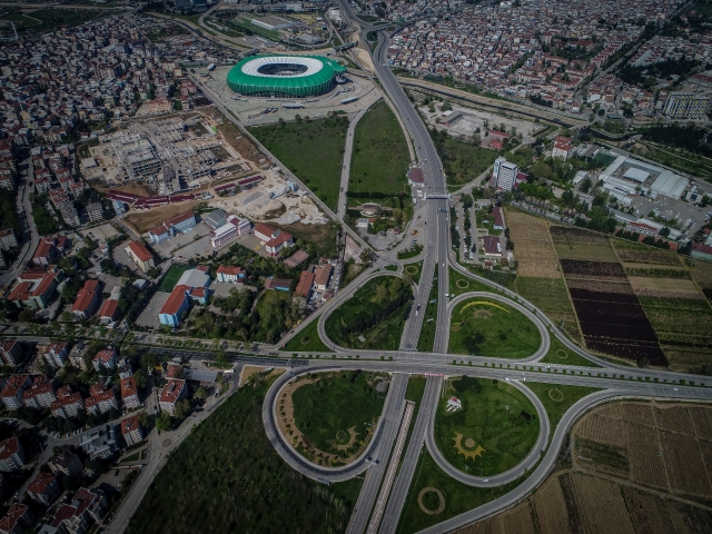 Bursa'da sokağa çıkma kısıtlamasının ardından cadde ve meydanlar boş kaldı