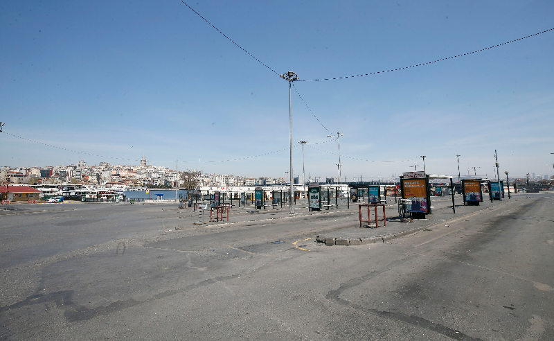 Sokağa çıkma kısıtlaması ikinci gününde Sultanahmet Meydanı