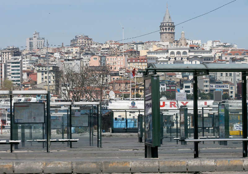 Sokağa çıkma kısıtlaması ikinci gününde Sultanahmet Meydanı