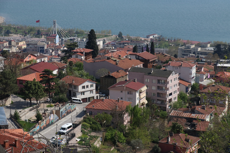 Kocaeli'de sokağa çıkma kısıtlamasının ikinci gününde cadde ve sokaklar boş kaldı