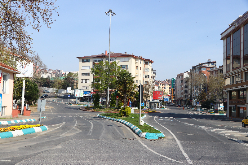 Tekirdağ'da cadde ve sokaklar boş kaldı