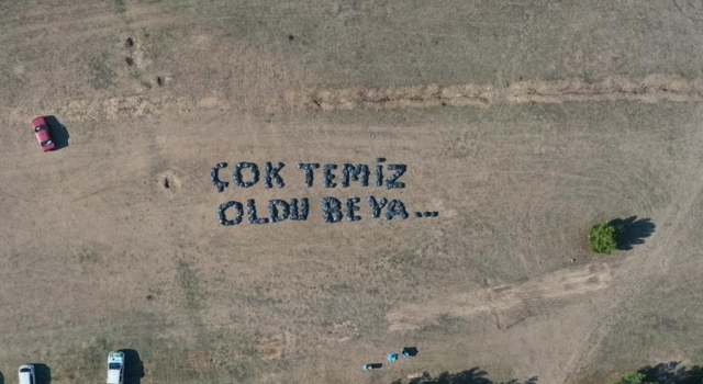 Kırklareli’nde kent ormanında toplanan çöplerle piknikçilere esprili tepki