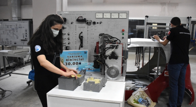 TEKNOFEST’te birinci olan gençlerin hayali ”uçan arabalarını” hayata geçirmek