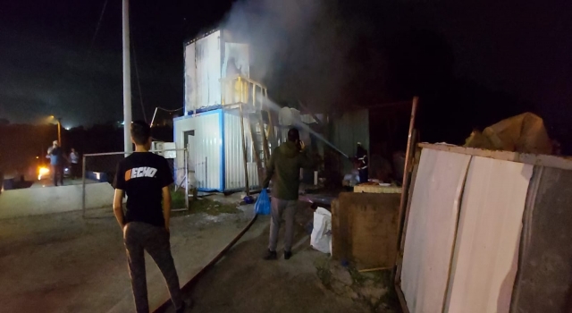 Kocaeli’de konteyner yangını