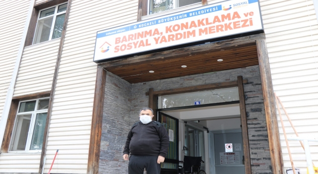 Yaşlılara yalnızlıklarında ”refakat” ediyorlar