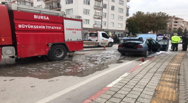 Bursa’da bir otomobil yandı