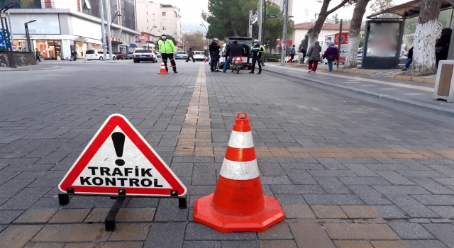 Ülke genelindeki denetimlerde 1336 motosiklet ve motorlu bisiklet trafikten men edildi