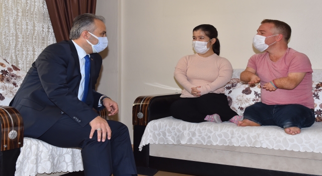 Bursa Büyükşehir Belediyesi ”cüce” çiftin mutfak tezgahı sorununu çözdü