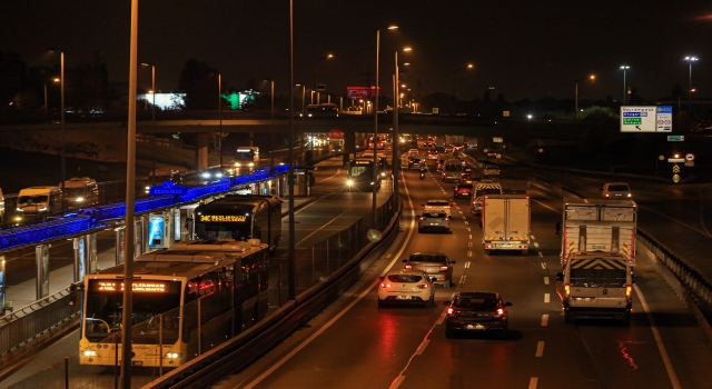 İstanbul’da, sokağa çıkma kısıtlaması sonrası hareketlilik 