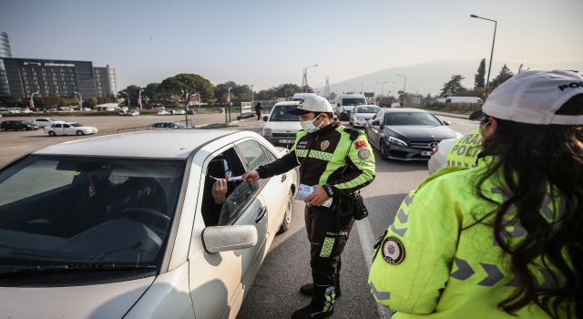 Bursa’da polis ekipleri yaya öncelikli geçitlerde uygulama yaptı