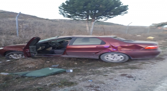 Gölpazarı’nda toprak zemine çarpan otomobilin sürücüsü yaralandı