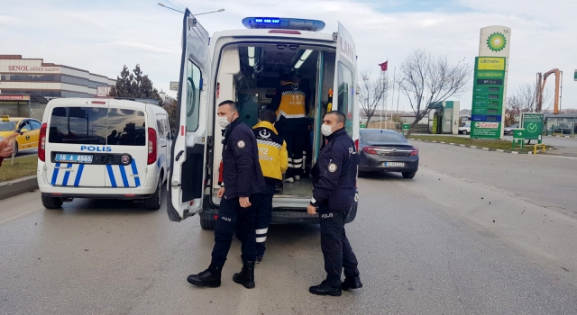 İnegöl’de otomobilin çarptığı yaşlı adam yaralandı