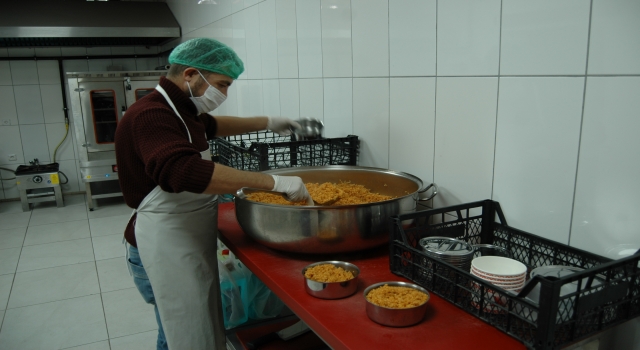 Gölpazarı Belediyesinden Kovid19 sürecinde vatandaşlara sıcak yemek hizmeti