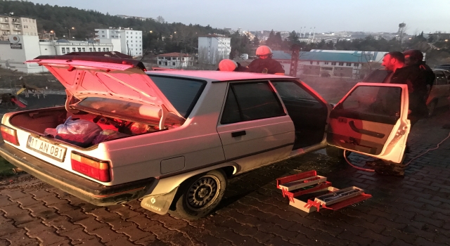 Bilecik’te bir otomobilde çıkan yangın söndürüldü