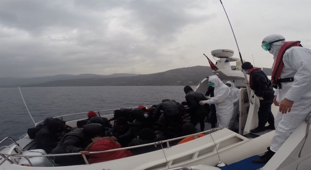 Çanakkale’de Türk kara sularına itilen 26 sığınmacı kurtarıldı