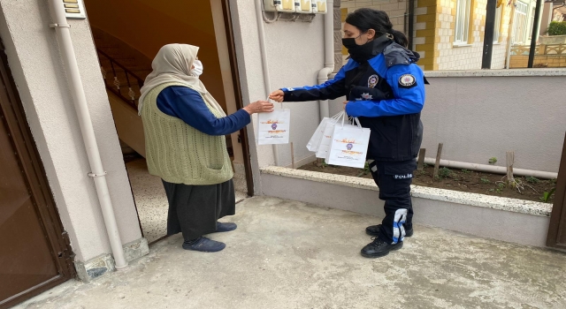 Sakarya polisi ev ev gezerek vatandaşları hırsız ve dolandırıcılara karşı uyarıyor