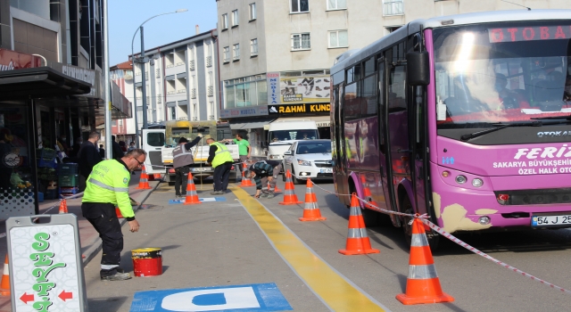 Ferizli’de araçların yoğun park edildiği caddeye abonelik sistemi getirilecek