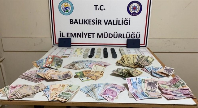 Balıkesir’deki kumar oynayan 21 kişiye 100 bin 905 lira para cezası