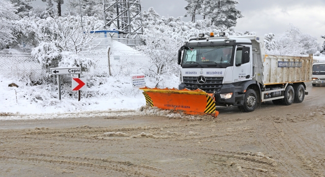 Mudanya’da yollarda kar mesaisi