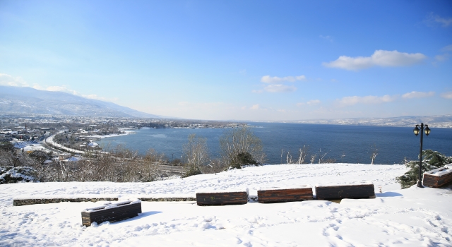 Sakarya’da kar yağışıyla Sapanca Gölü ve Akçay Barajı’nda su seviyesi yükseldi