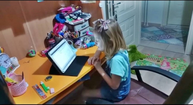 Gelibolulu öğrenciler uzaktan eğitim karne hatırası olarak video çekti 