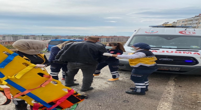 Edremit’te iki otomobil çarpıştı: 2 yaralı