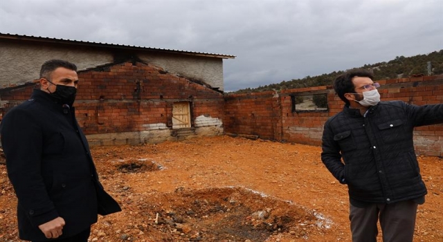 Bilecik Tarım ve Orman Müdürü Yoldaş’tan ahırı yanan aileye ziyaret