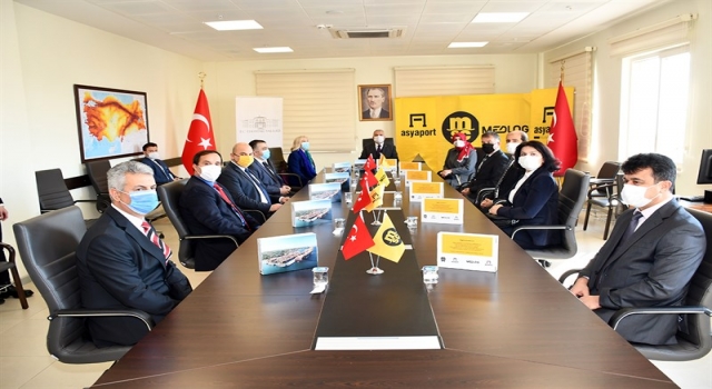 Asyaport Limanı Tekirdağlı öğrencilere destek için 400 tablet bağışladı