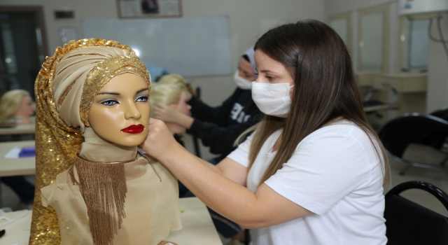 Kocaeli’nin ”halk üniversitesi” salgın tedbirleri altında yüz yüze eğitime başlıyor