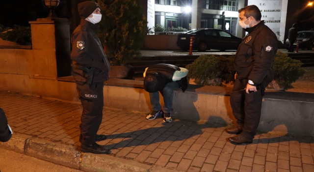 Kısıtlama saatinde aracında uyuşturucu kullanan şahsa cezai işlem uygulandı