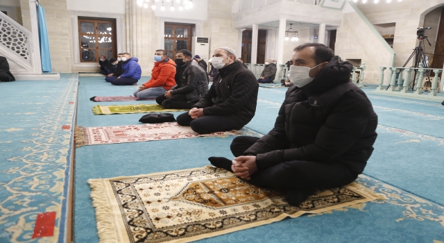 Selimiye Camisi’nde ”üç ayların habercisi” Regaip Kandili idrak edildi