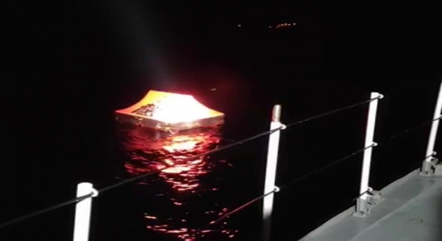 Çanakkale’de 13 sığınmacı kurtarıldı