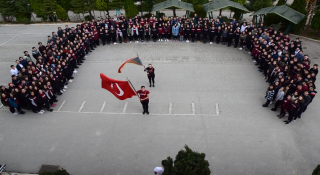 Refik Arslan Öztürk Fen Lisesi öğretmen ve öğrencilerinden Çanakkale klibi