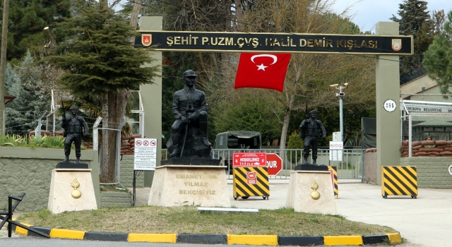 Pamukova Kışlası’na İdlib şehidi Halil Demir’in ismi verildi