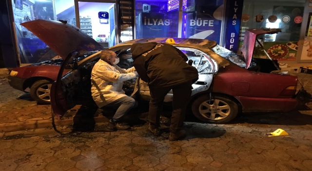 Sakarya’da otomobilin ateşe verilmesi sonucu iş yerinde yangın çıktı