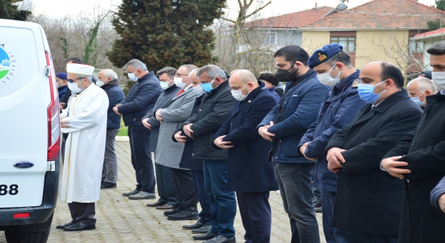 Karasu’da Kovid19 nedeniyle vefat eden mahalle muhtarı defnedildi