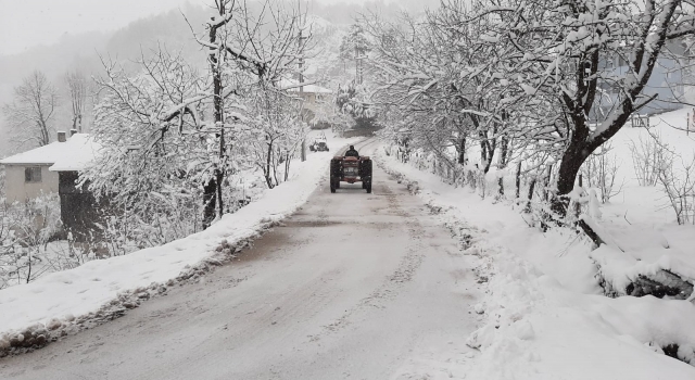Zonguldak, Karabük, Bartın ve Sakarya’nın yüksek kesimlerinde kar yağışı etkili oluyor