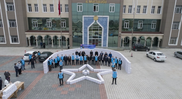 Bursa Müftülüğü şehrin fethedilişinin 695. yılı dolayısıyla 695 aileye gıda yardımı yaptı