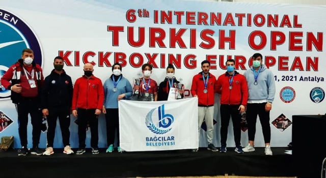 Bağcılar Belediyesi sporcuları, Türkiye Açık Kick Boks Avrupa Kupası’nda 6 madalya kazandı