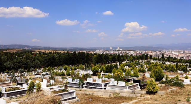 Hamitler Kent Mezarlığı sıralı definlere kapanıyor