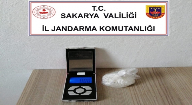 Karasu’da düzenlenen uyuşturucu operasyonunda 2 şüpheli gözaltına alındı