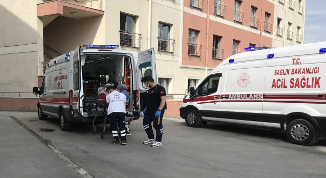 Sakarya’da kavga eden kardeşleri ayırmaya çalışan kadın silahla yaralandı