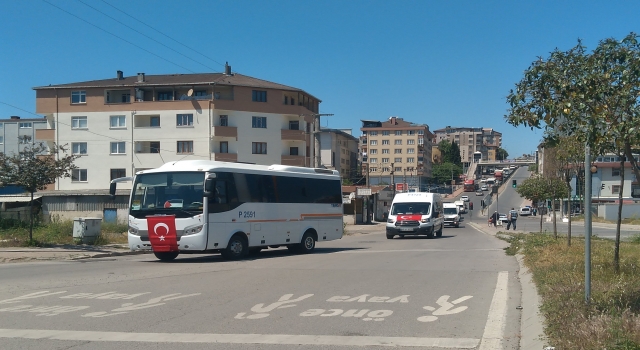 Kocaeli’de servis aracı işletmecileri İsrail zulmünü kınamak için konvoy oluşturdu