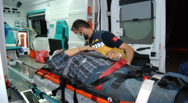 Çanakkale’de hafif ticari araç devrildi: 1 ölü, 3 yaralı