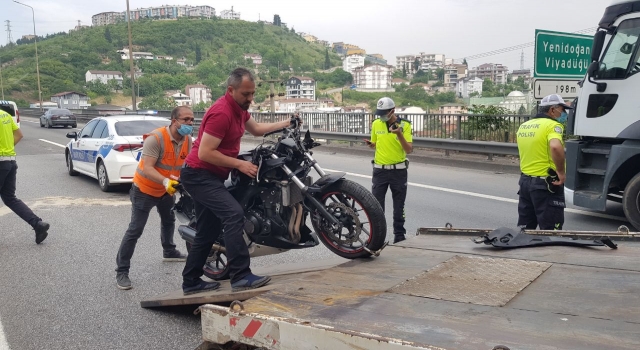 Kocaeli’de bariyere çarpan motosikletin sürücüsü öldü, arkadaşı yaralandı