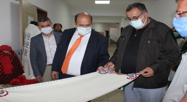 Osmaneli’nde Hayat Boyu Öğrenme Haftası dolayısıyla el sanatları sergisi açıldı