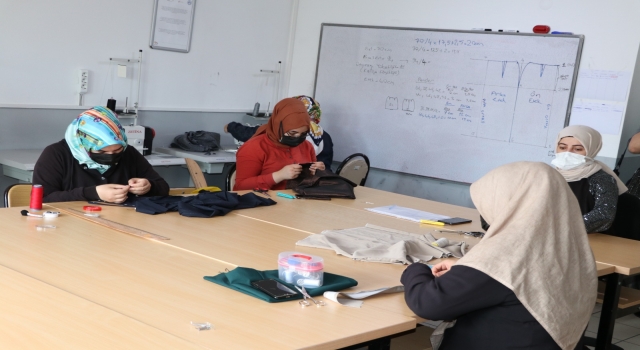 Sultanbeyli Kaymakamlığının Halk Eğitim Kampanyasında 80 bin 875 kursiyere ulaşıldı