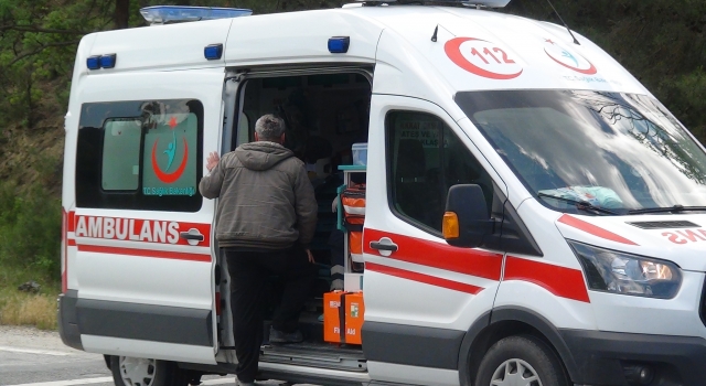 Taraklı’da otomobille hafif ticari araç çarpıştı: 1 yaralı