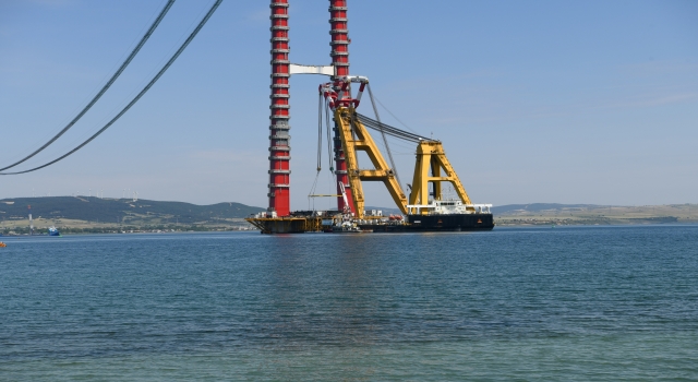 1915 Çanakkale Köprüsü’nün ilk tabliyesi Asya yakasındaki platform ayağına yerleştirildi