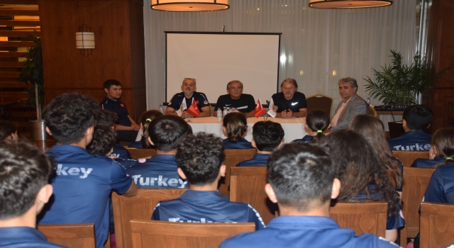 Eski MHK Başkanı Çulcu ve teknik direktör Kaan Dobra’dan Short Track Milli Takım Kampı’na ziyaret